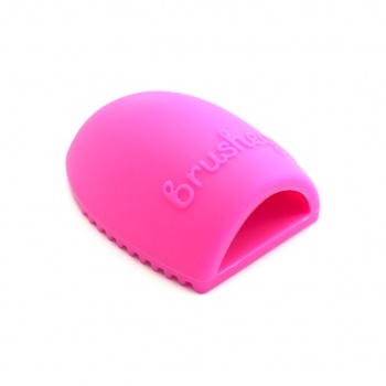 Фото: Щетка для чистки косметических кистей Brushegg - малиновая